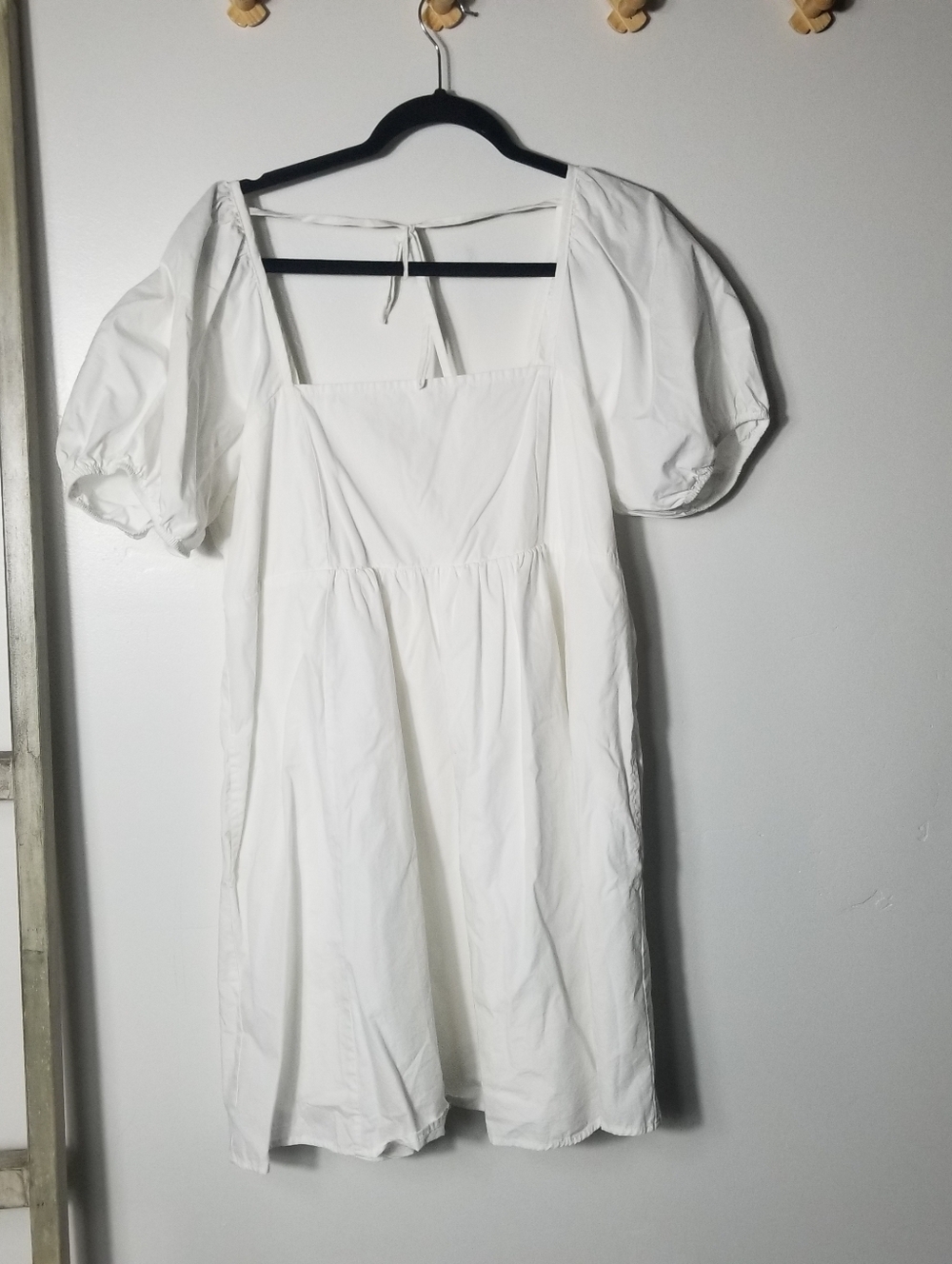 LIKE NEW DRAPER JAMES WHITE PUFFED SLEEVE SQUARE NECK DRESS SIZE XL